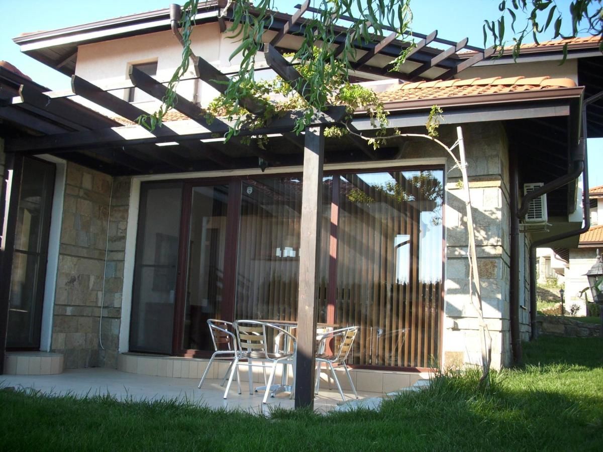 Виллы Villa on the Black Sea Солнечный Берег-37